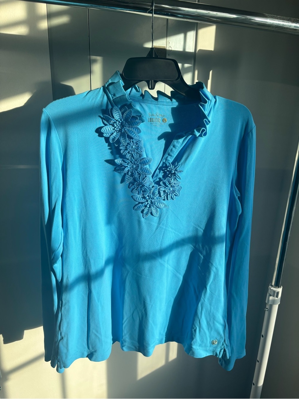 Lilly Pulitzer Blue Floral Applique Ruffle V-Neck Long Sleeve Top Size Large